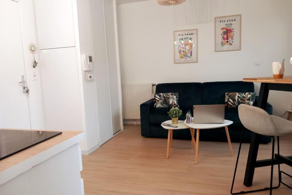 Studio Cergy 5 Min De La Gare Exteriör bild